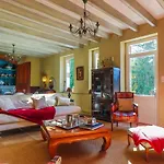Les Maisons Des Houssats A Semesterbostad