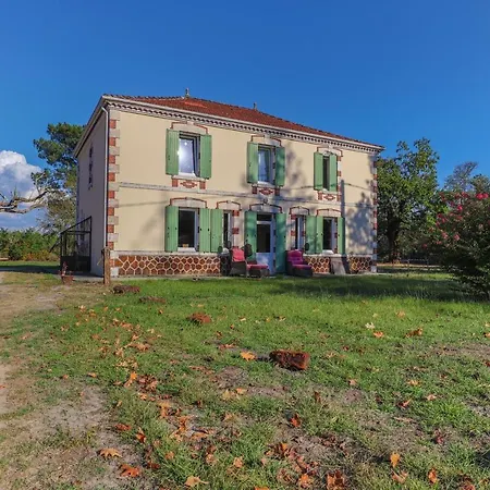 Les Maisons Des Houssats A Prázdninový dům *