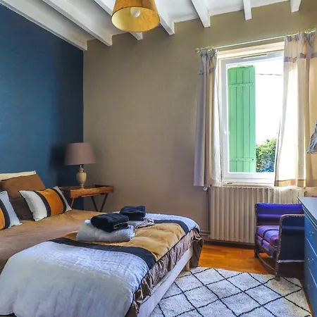 Les Maisons Des Houssats A Holiday home Trensacq