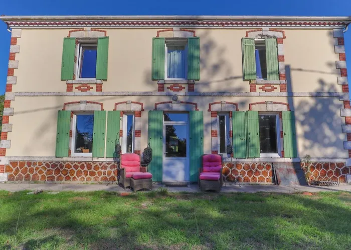 Les Maisons Des Houssats A *